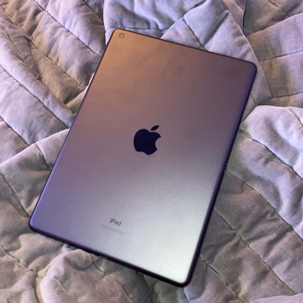 Apple Latest iPad 8th Gen 32GB Space Grey